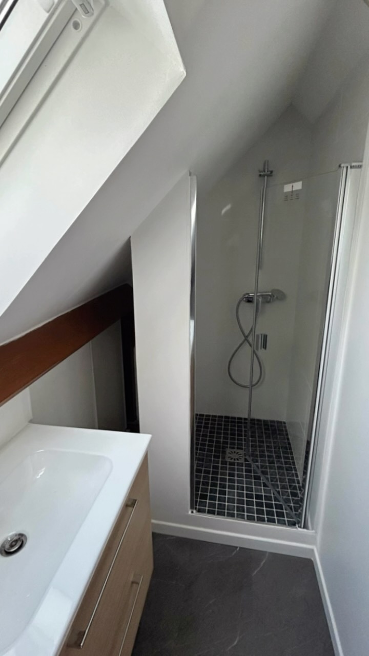 🌟 Dernier chantier avant les vacances ! 🌟

Petit retour en images sur des chantier APRÈS 🎨✨

Une belle transformation, du travail de préparation, du soin dans les finitions… et surtout un résultat qui change complètement ! 🏠

Je remercie tous mes clients pour leur confiance 😀 #batiev #renovation #maurepas #coignieres #îledefrance www.batiev.com